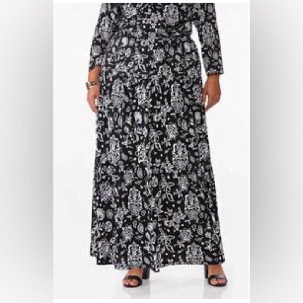 Cato Black and White Floral A-Line Skirt